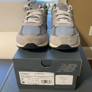 New Balance 990V5 Sneakers (Grade School)